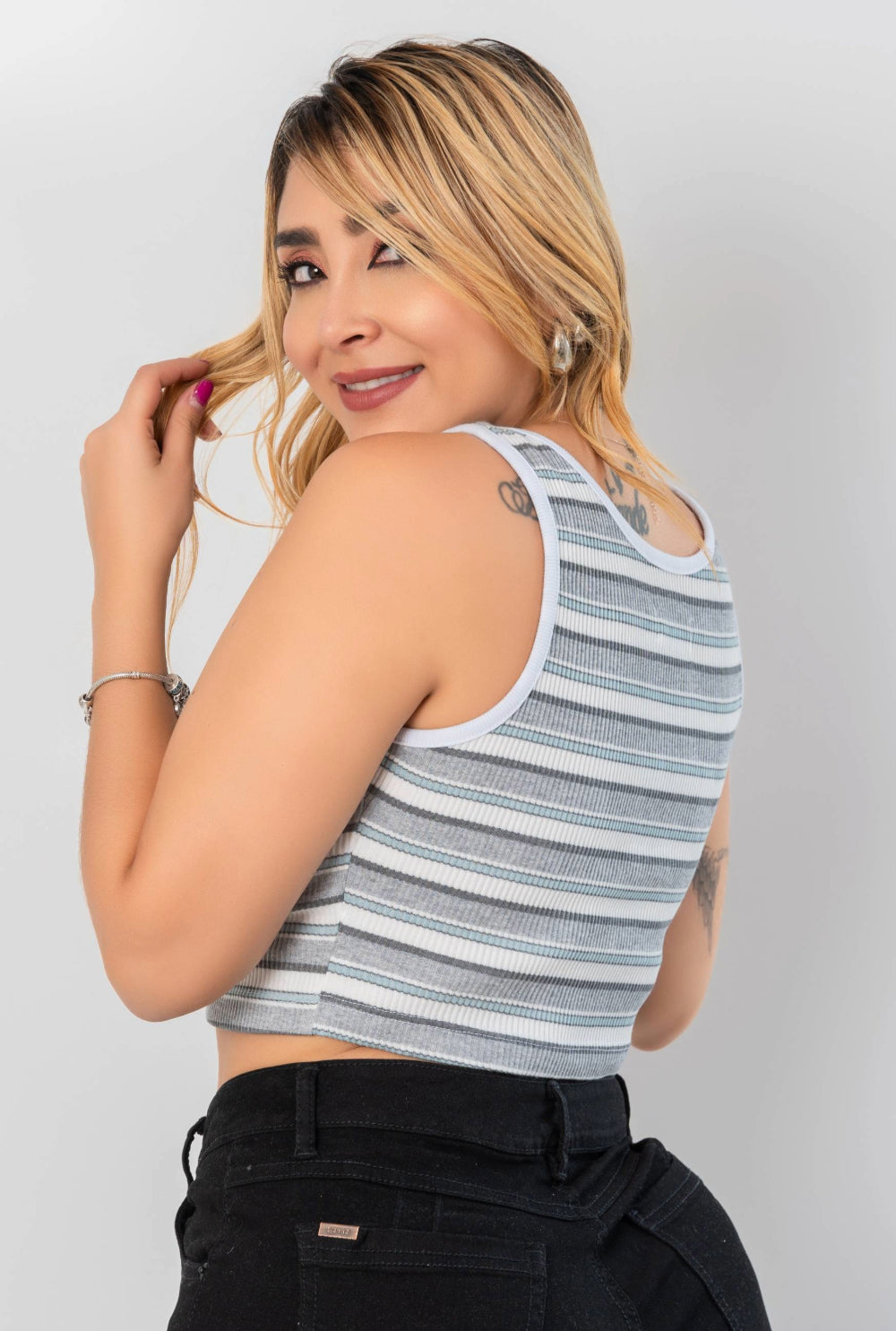 BLUSA ROMANA GRIS