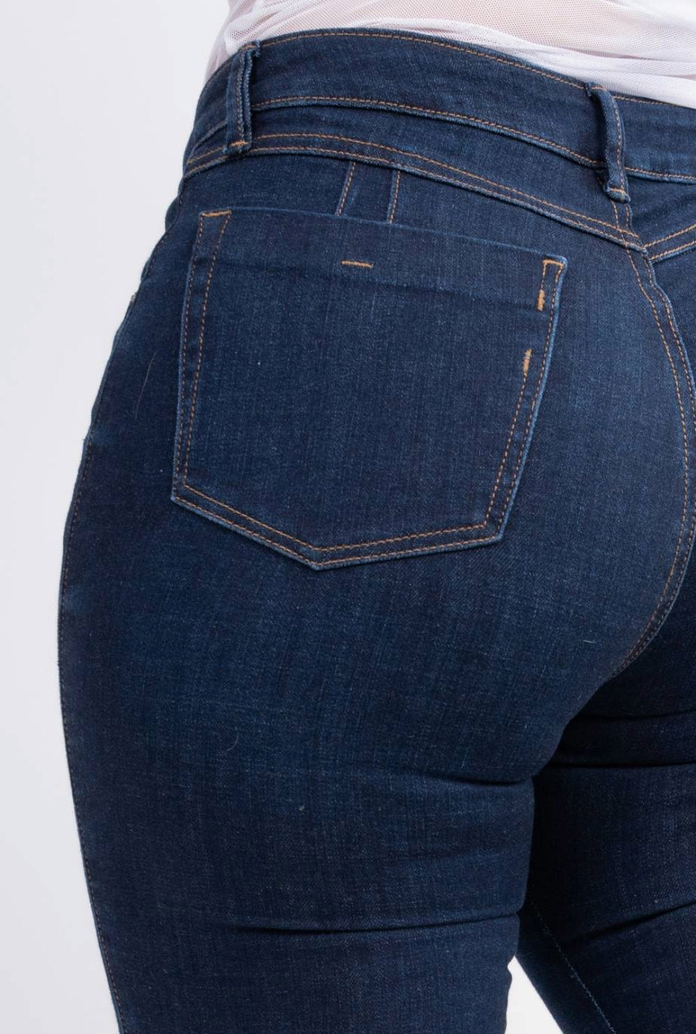 JEAN ESSENTIAL